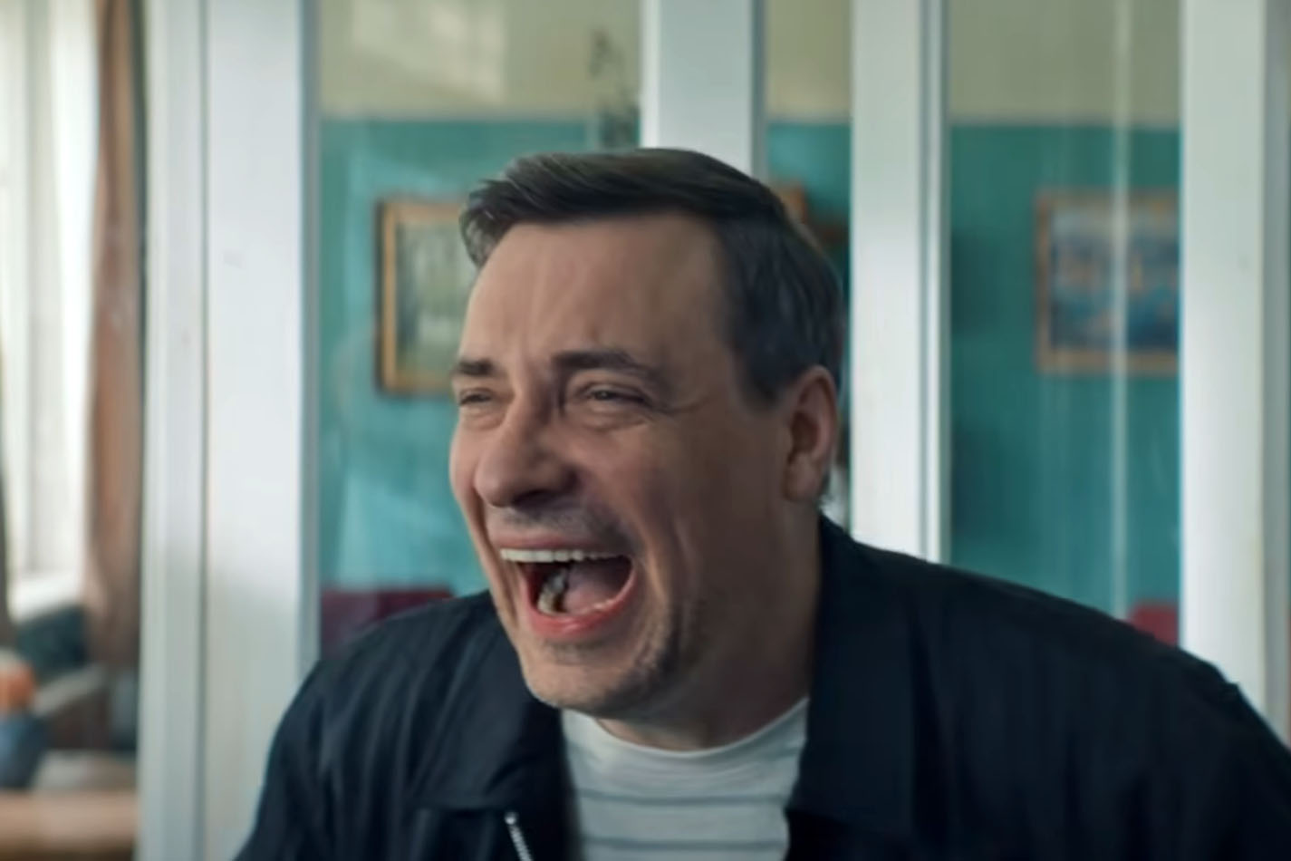 Флегматичный Цыганов хохочет в&nbsp;трейлере боевика