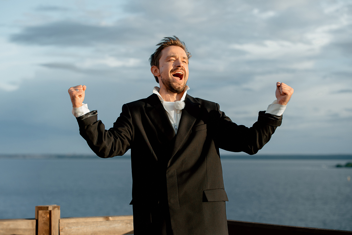 Саша Петров впервые станет телеведущим