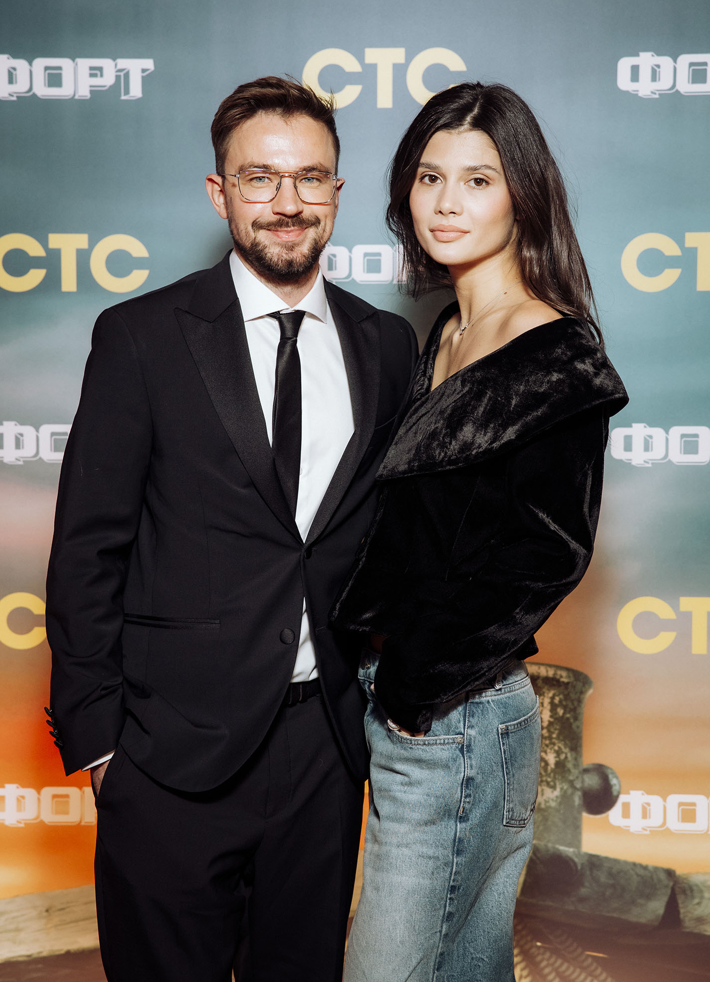 Петров с&nbsp;женой, Валуев с&nbsp;сыном и&nbsp;Шойгу на&nbsp;премьере «Форта»: фото