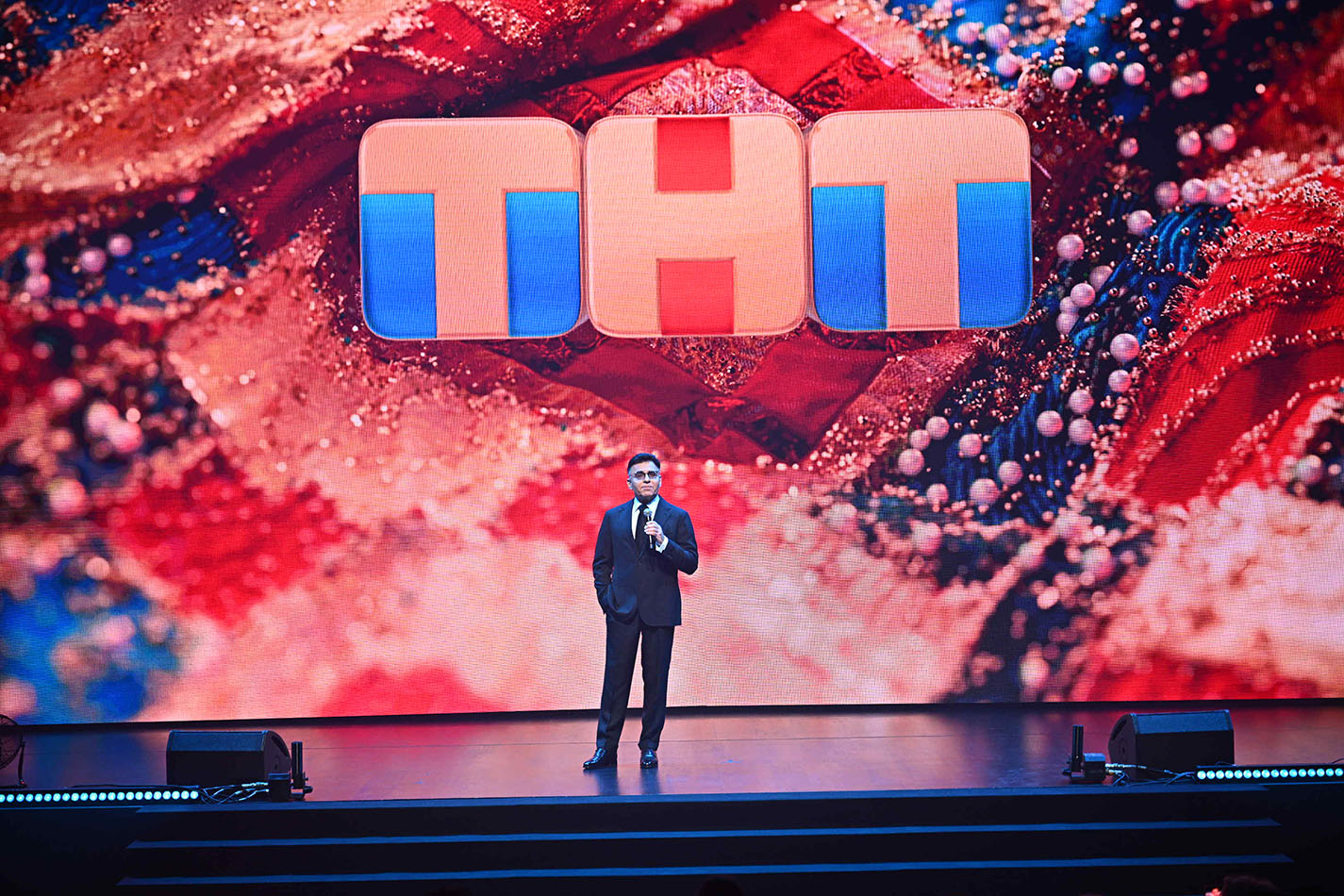 Зимние «Жуки» и&nbsp;новые шоу. Что&nbsp;показали на&nbsp;презентации ТНТ