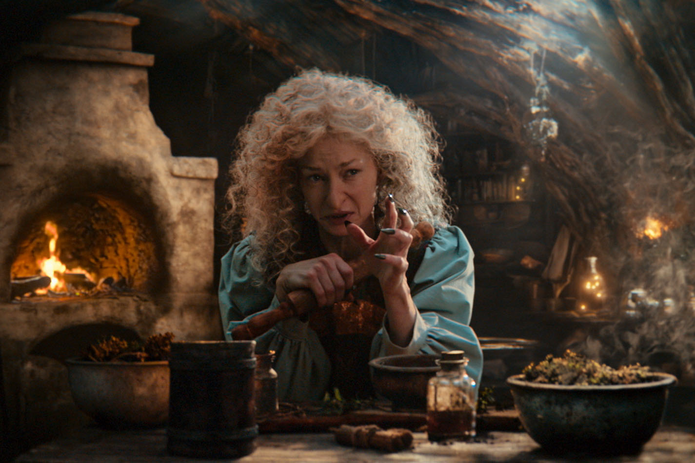 «Яга на&nbsp;нашу голову»: новые кадры с&nbsp;Ходченковой и&nbsp;Колокольниковым