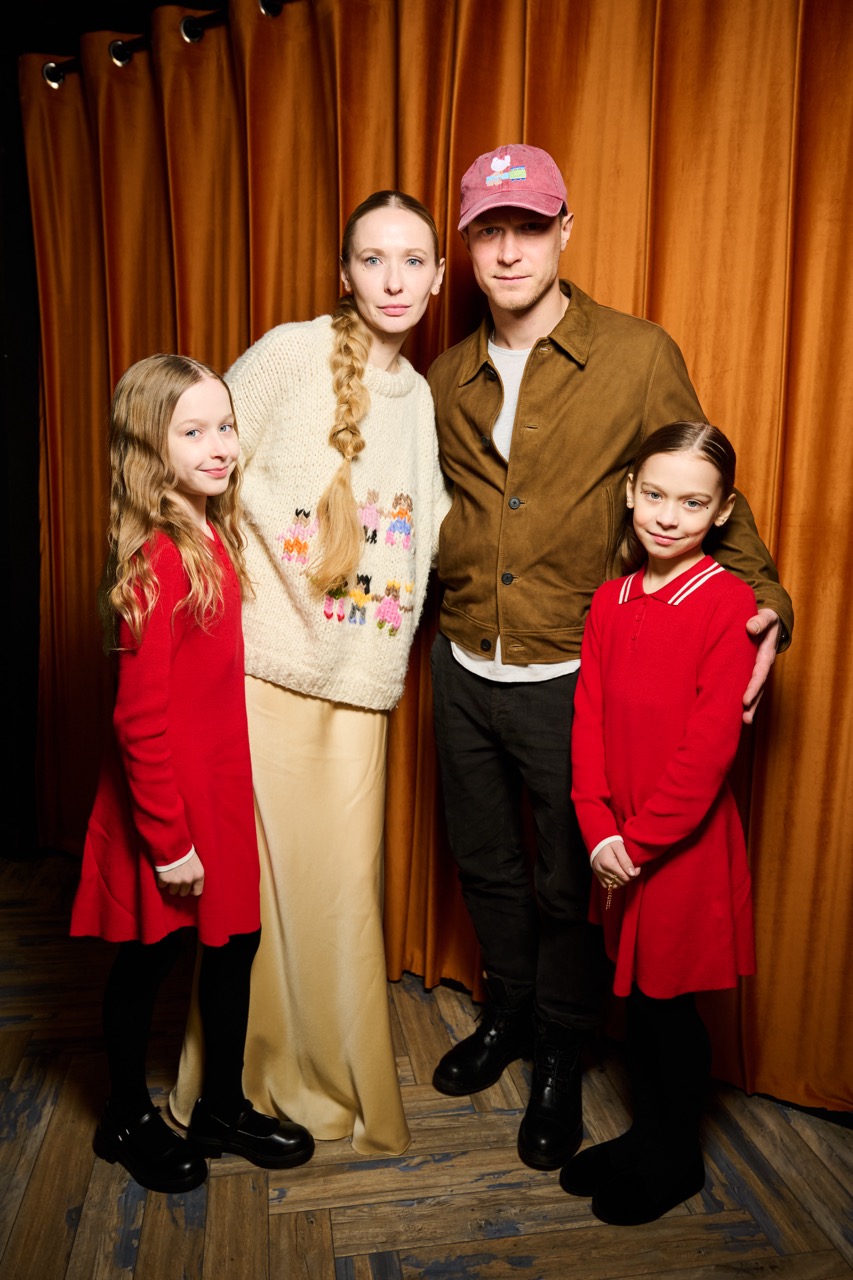 Юра Борисов с&nbsp;семьей, Гармаш с&nbsp;внуком, Добронравовы на&nbsp;премьере «Чебурашки»: фото