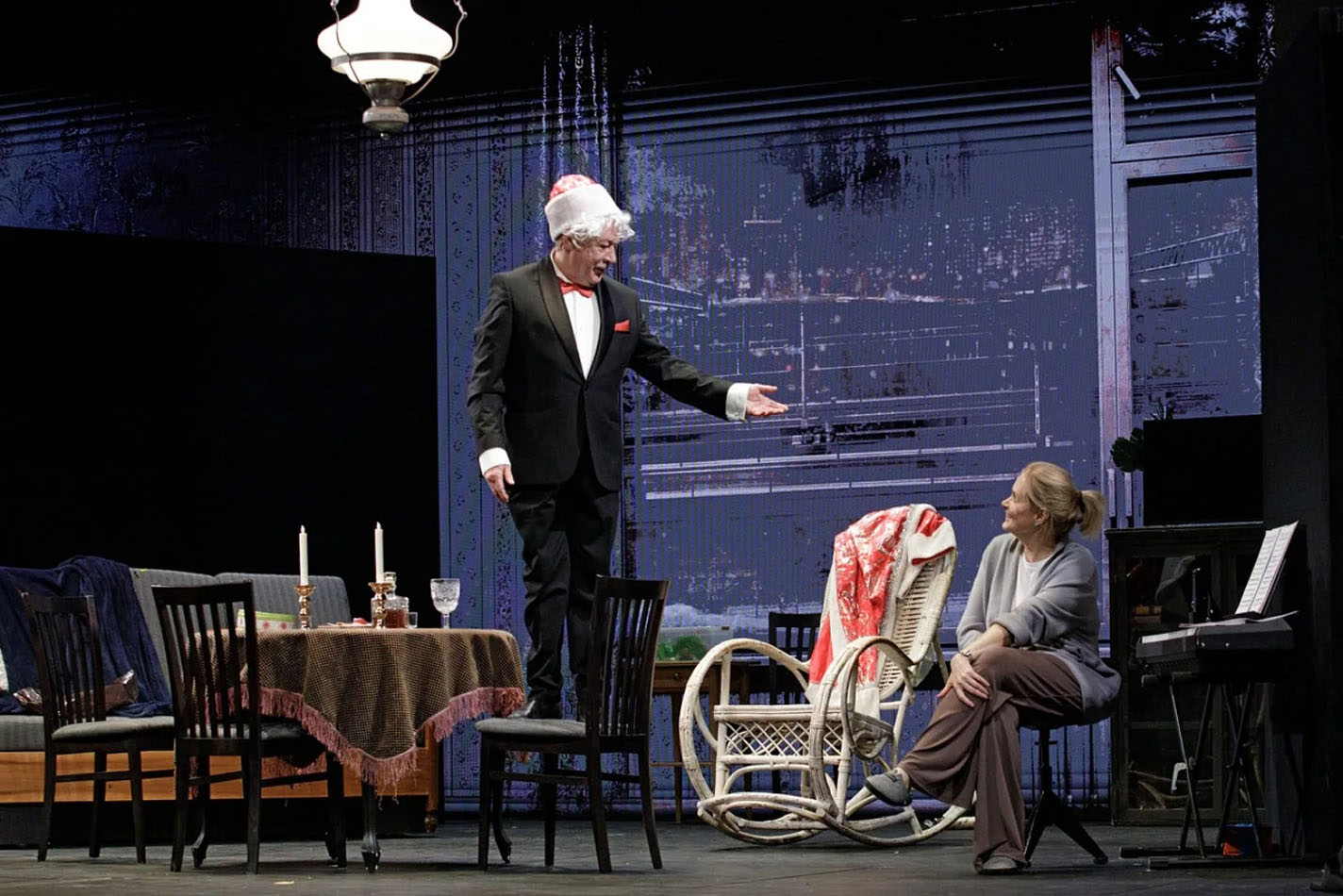 Михаил&nbsp;Ефремов и Анна&nbsp;Михалкова в спектакле «Без&nbsp;свидетелей»