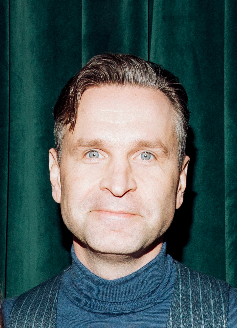 Виктор Добронравов