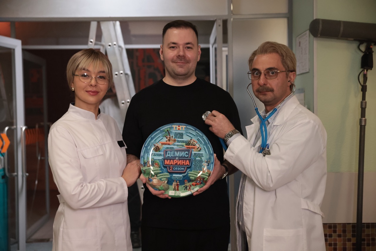 Карибидис и&nbsp;Кравец примерят образы четы Макрон во&nbsp;2-м сезоне сериала «Демис и&nbsp;Марина»