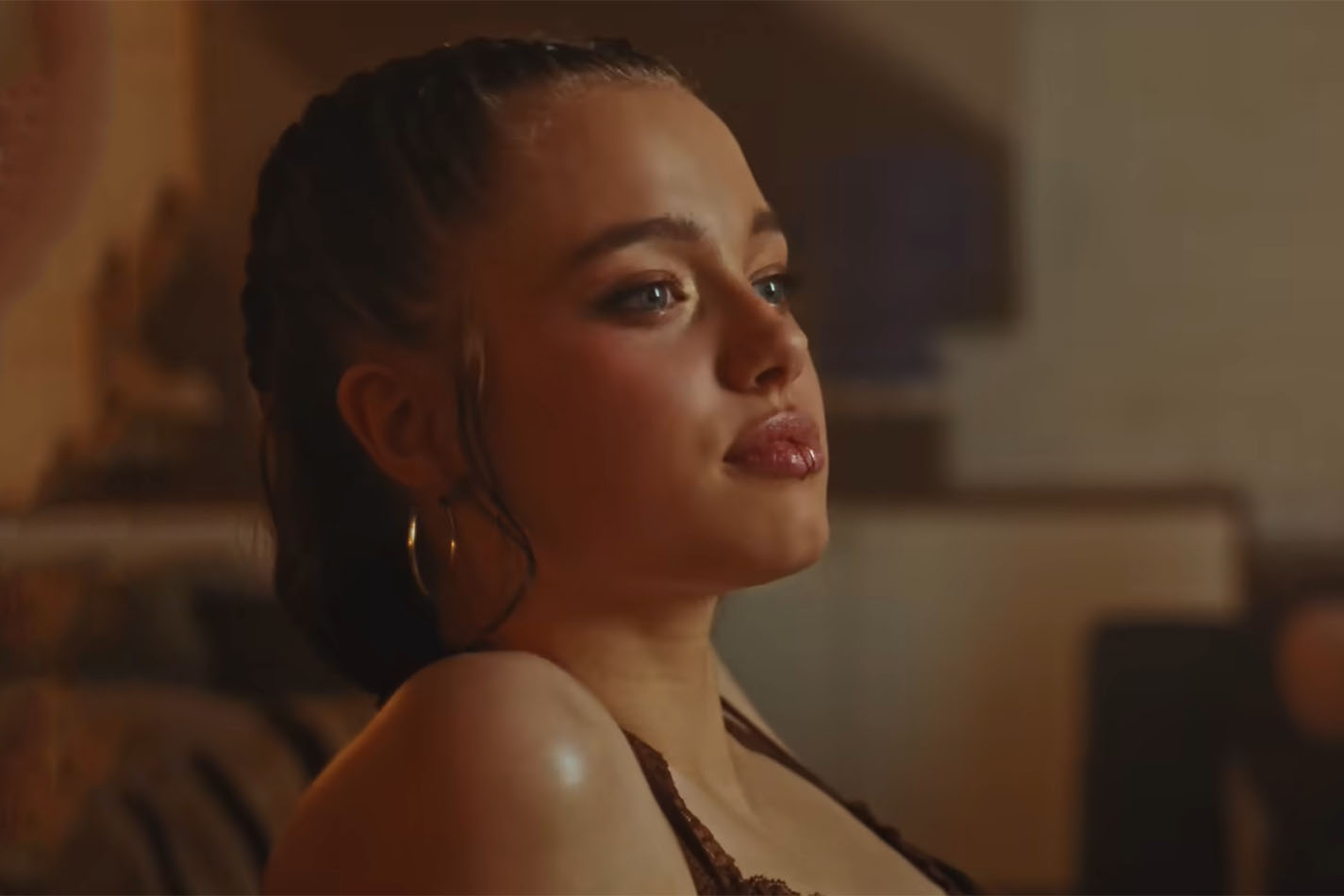 Дочь Брэда Питта и&nbsp;Анджелины Джоли снялась в&nbsp;клипе