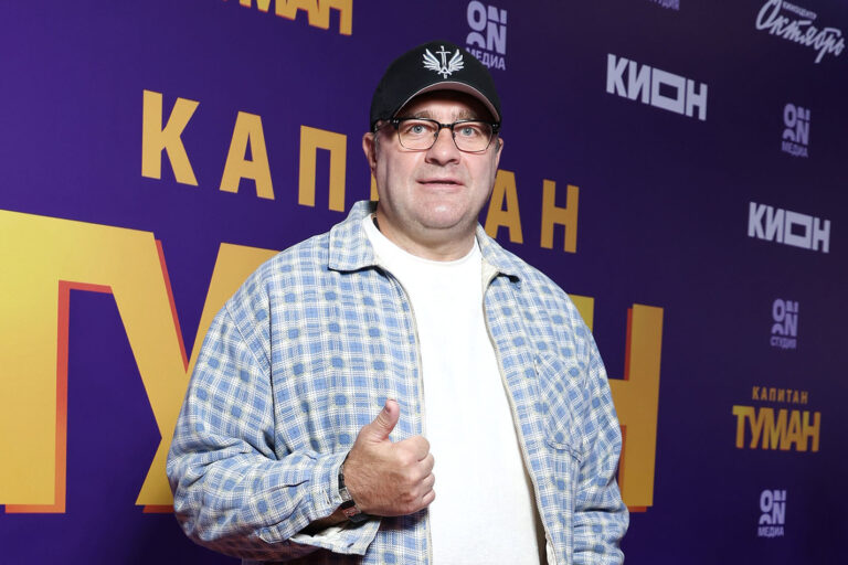 Неузнаваемый Пореченков с&nbsp;дочерью, Волкова, Хрусталев на&nbsp;премьере «Капитана Тумана»: фото