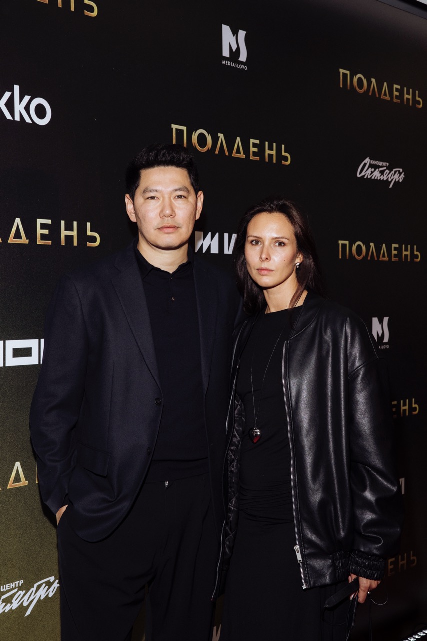 Евгений Сангаджиев с женой Ксенией Андриановой