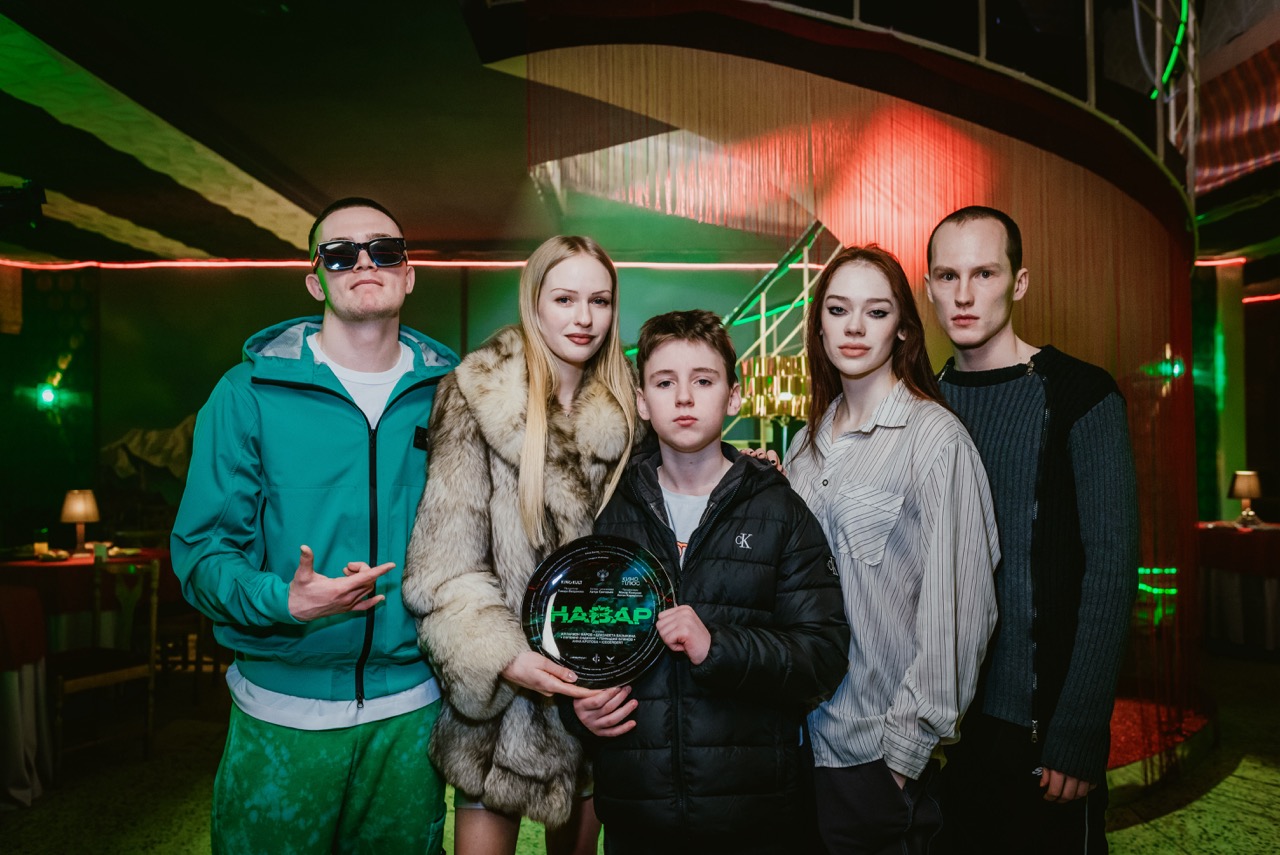Лиза Базыкина сводит с&nbsp;ума гопника в&nbsp;трейлере «Навара»