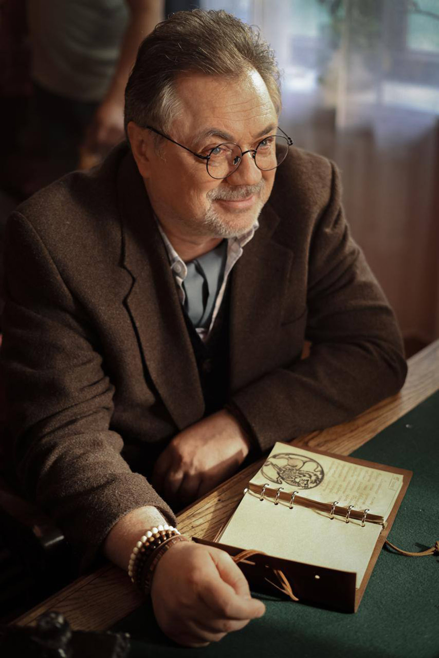 Андрей Леонов